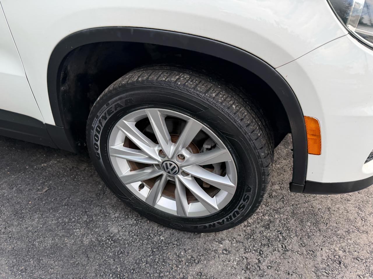 Volkswagen Tiguan S 2014