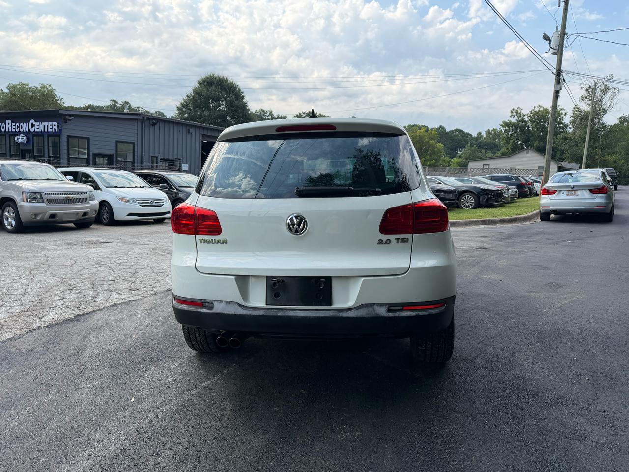 Volkswagen Tiguan S 2014