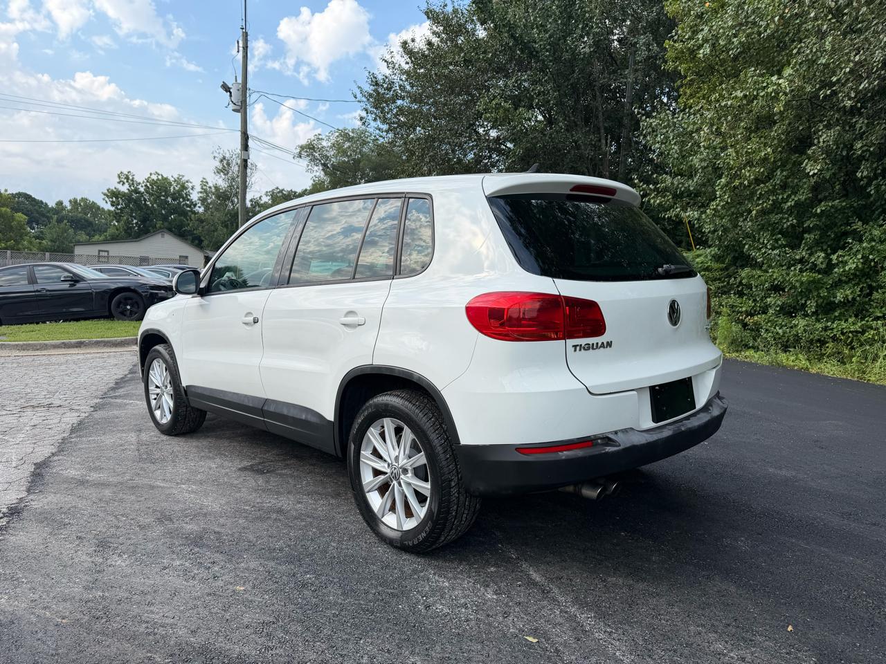 Volkswagen Tiguan S 2014