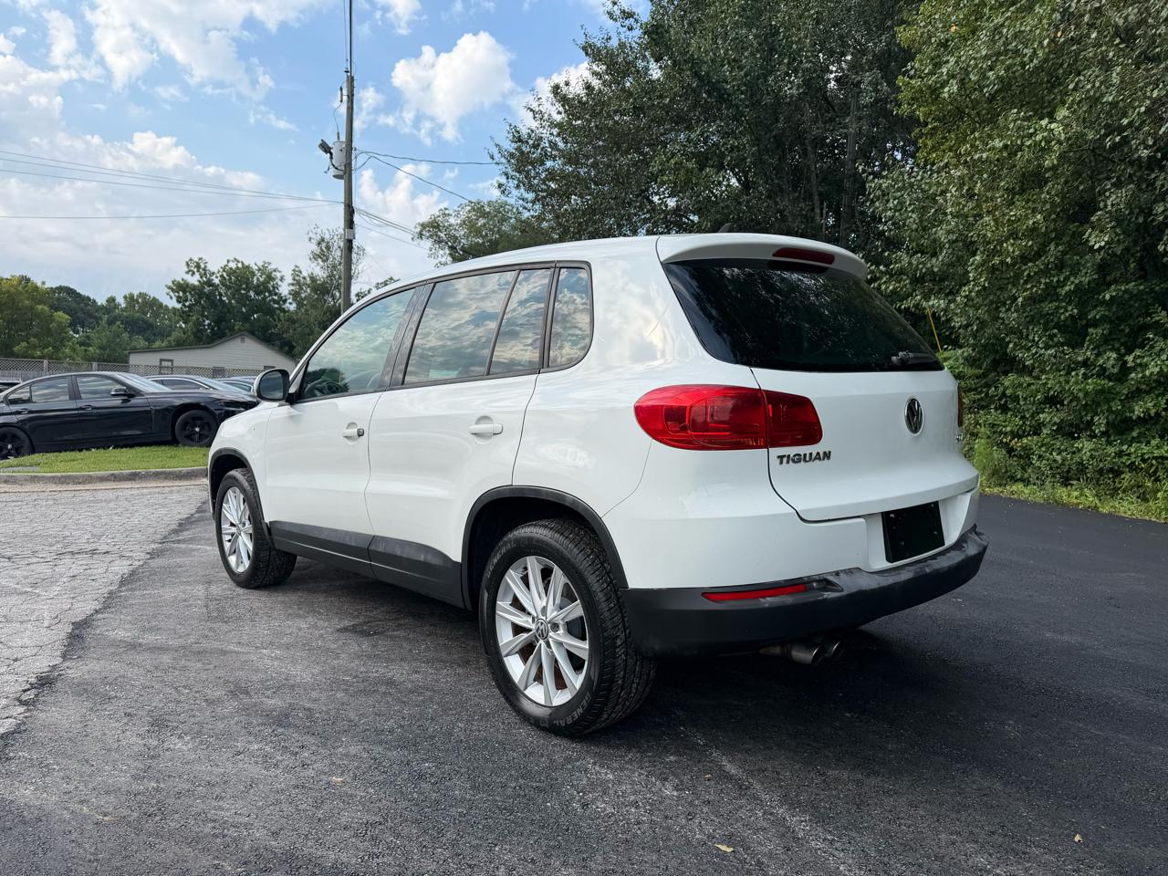 Volkswagen Tiguan S 2014