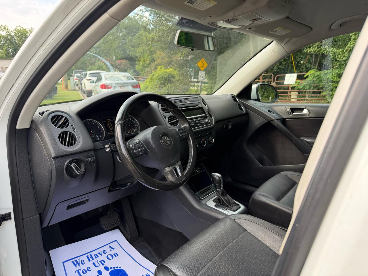 Volkswagen Tiguan S 2014
