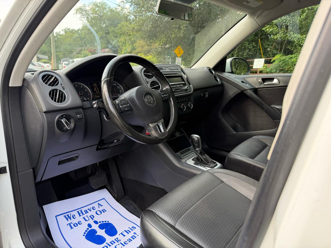 Volkswagen Tiguan S 2014
