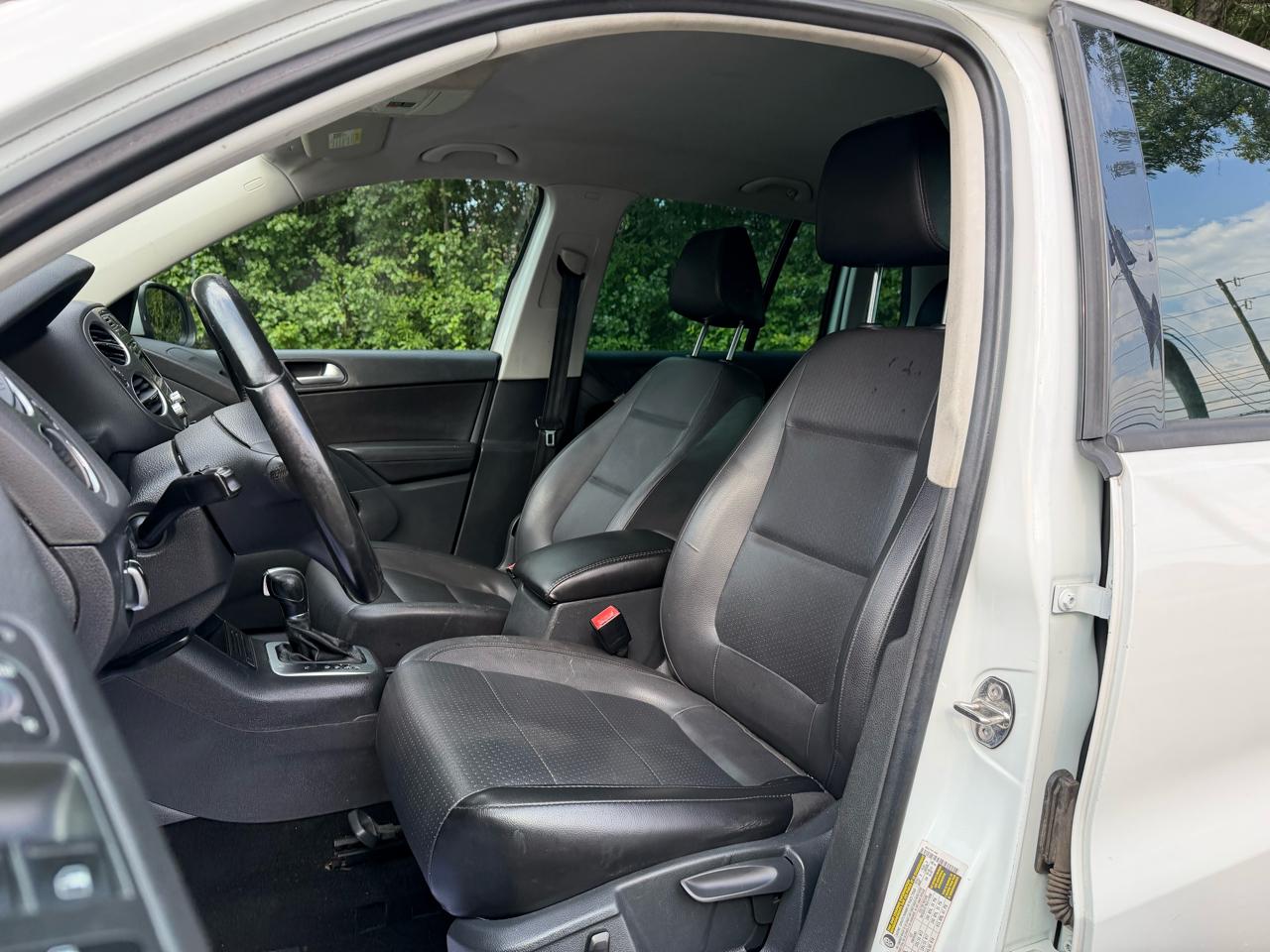 Volkswagen Tiguan S 2014