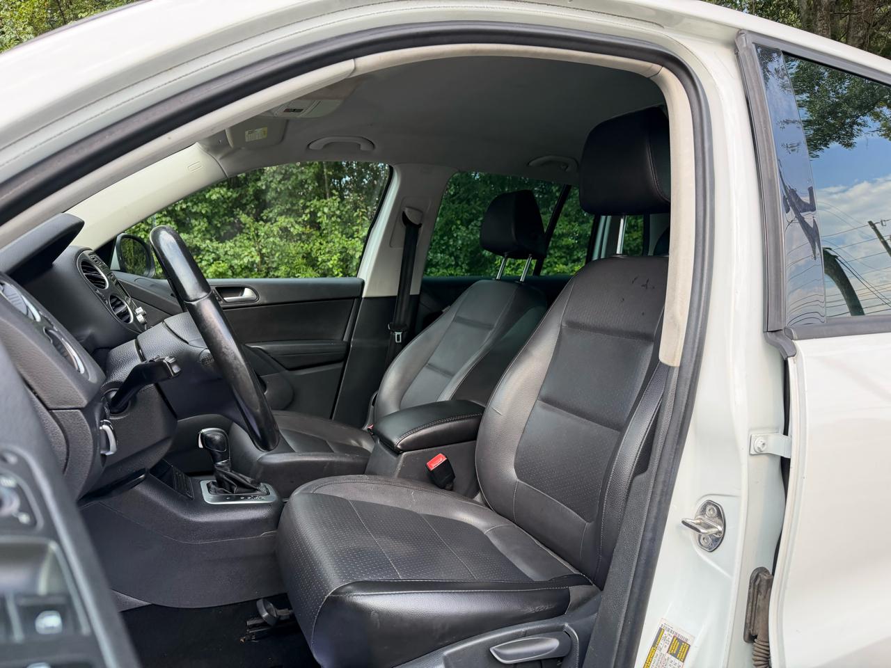 Volkswagen Tiguan S 2014