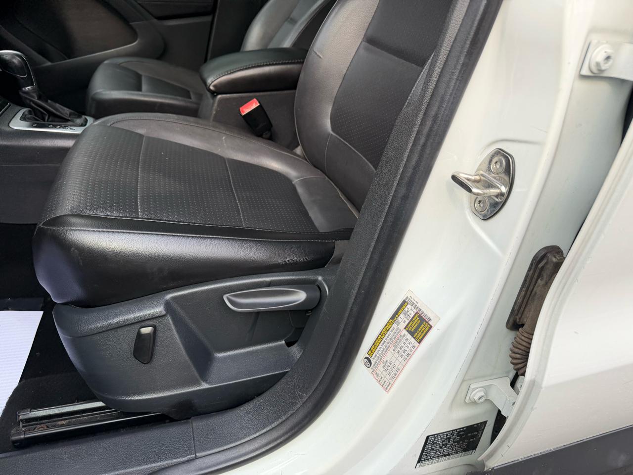Volkswagen Tiguan S 2014