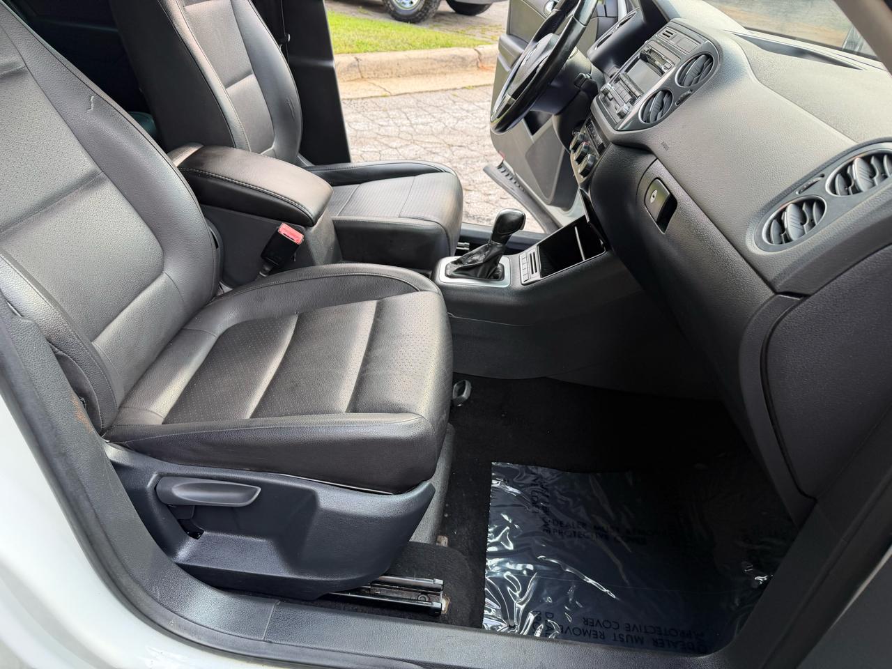 Volkswagen Tiguan S 2014