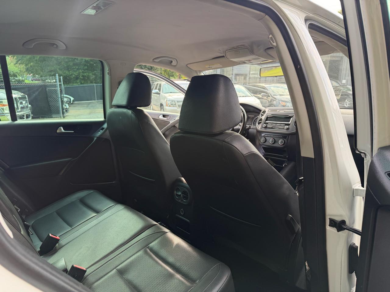 Volkswagen Tiguan S 2014