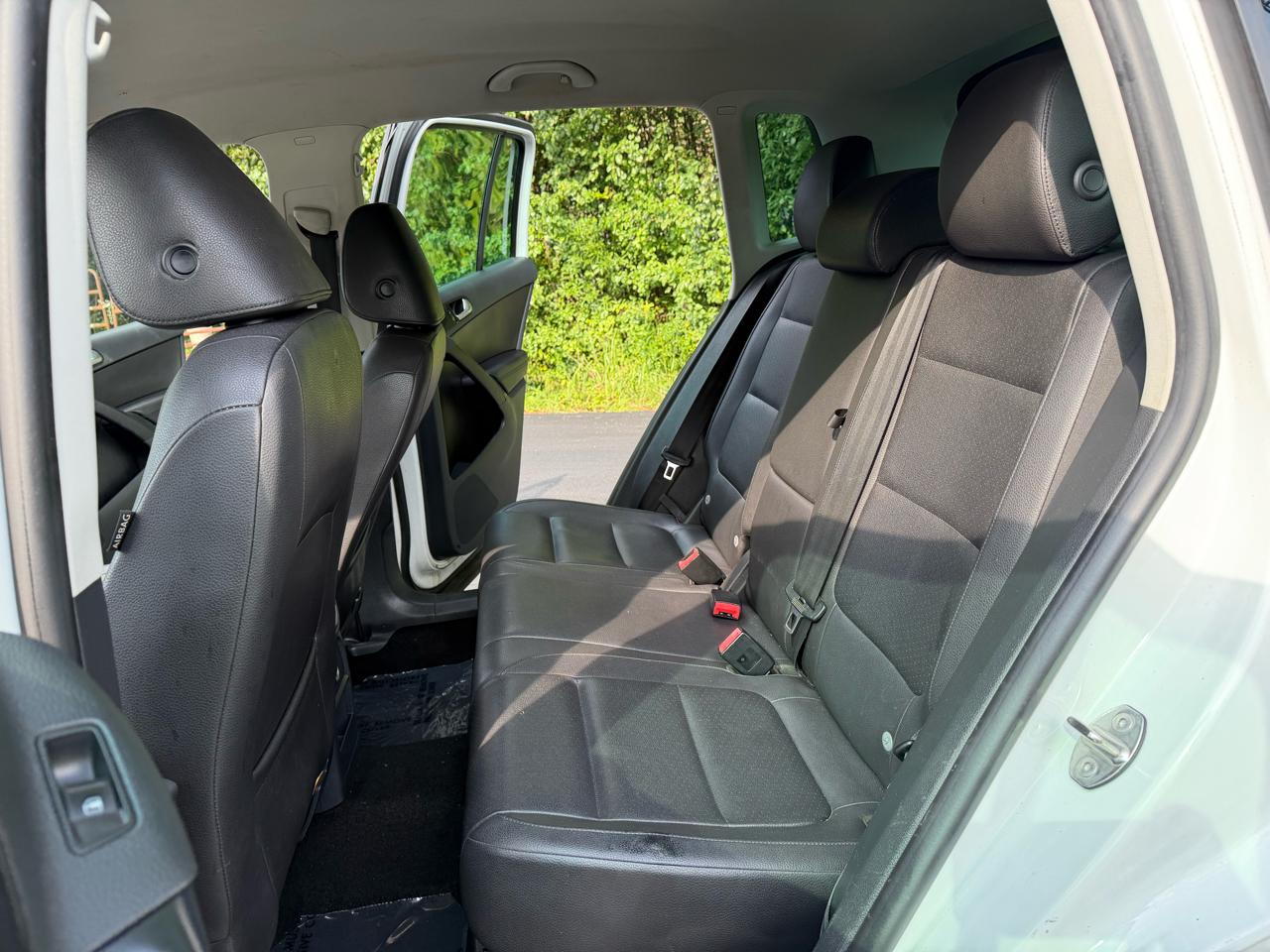 Volkswagen Tiguan S 2014