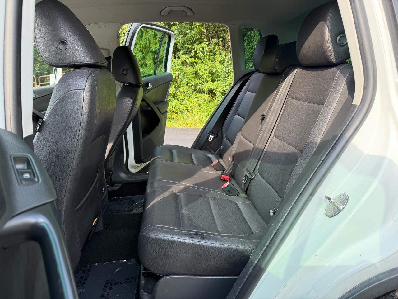 Volkswagen Tiguan S 2014