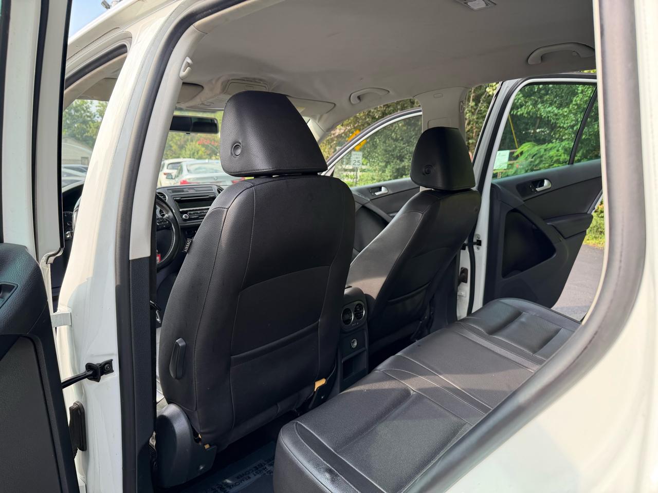 Volkswagen Tiguan S 2014