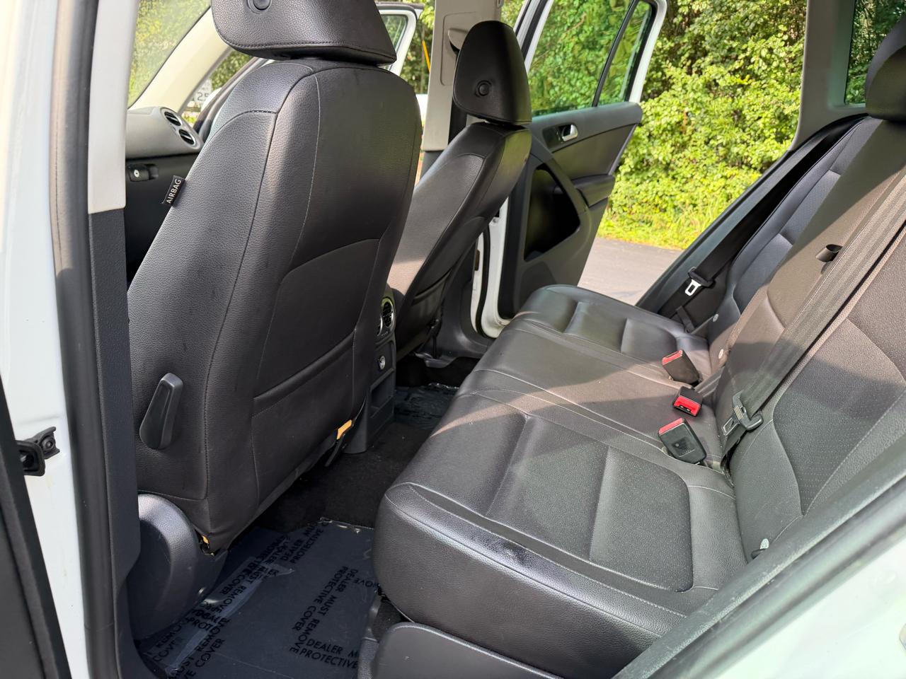 Volkswagen Tiguan S 2014