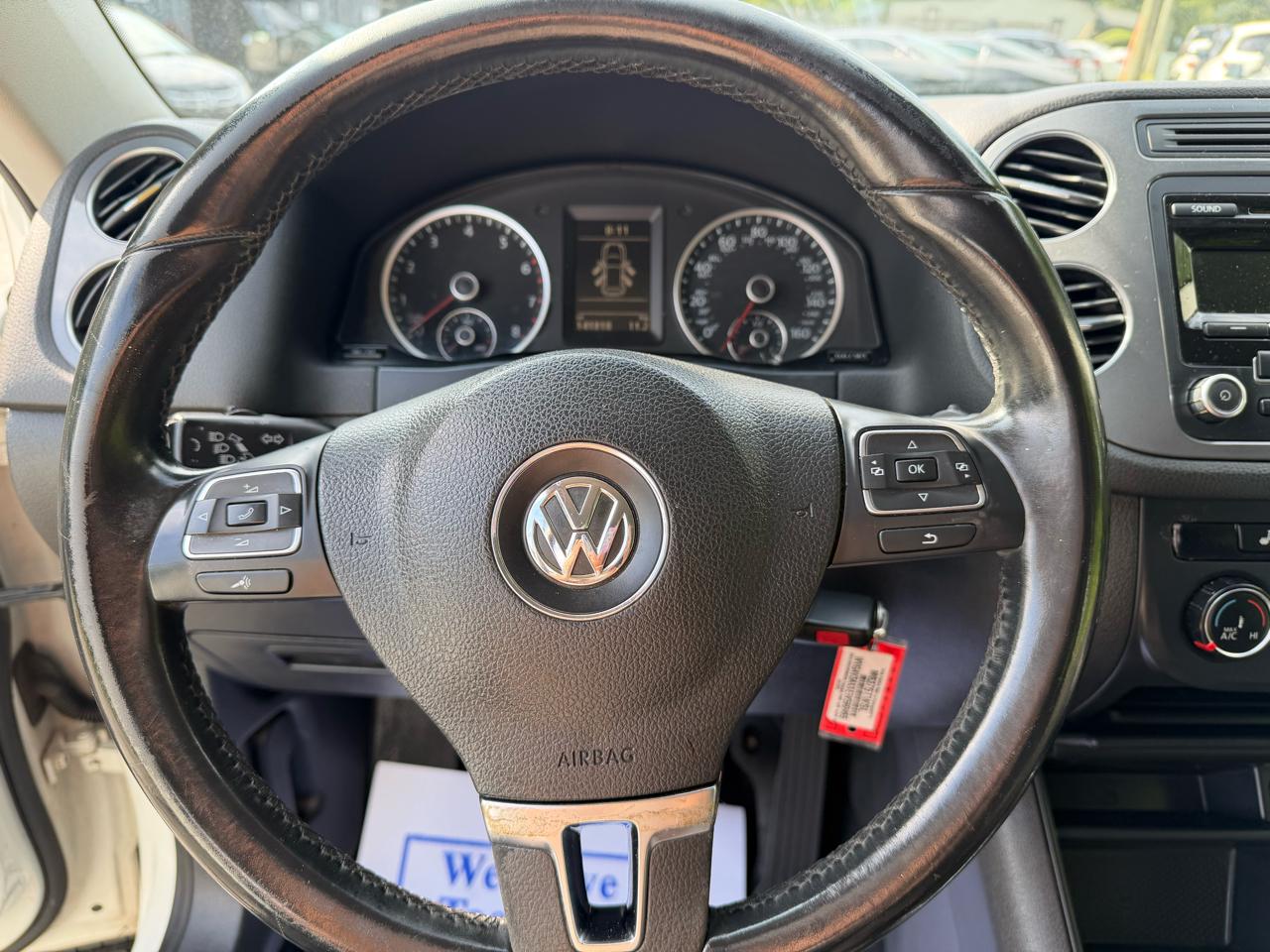 Volkswagen Tiguan S 2014
