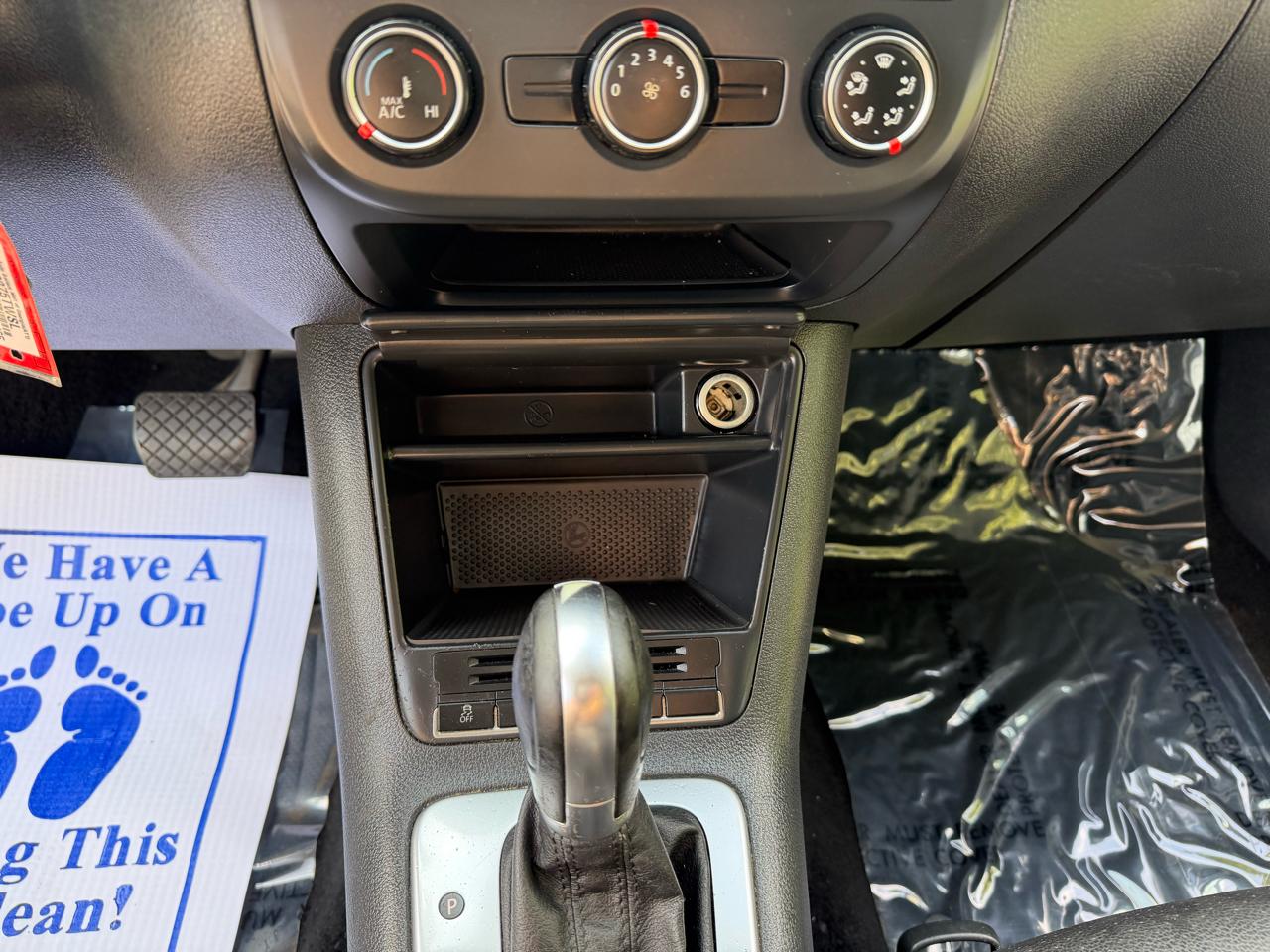 Volkswagen Tiguan S 2014
