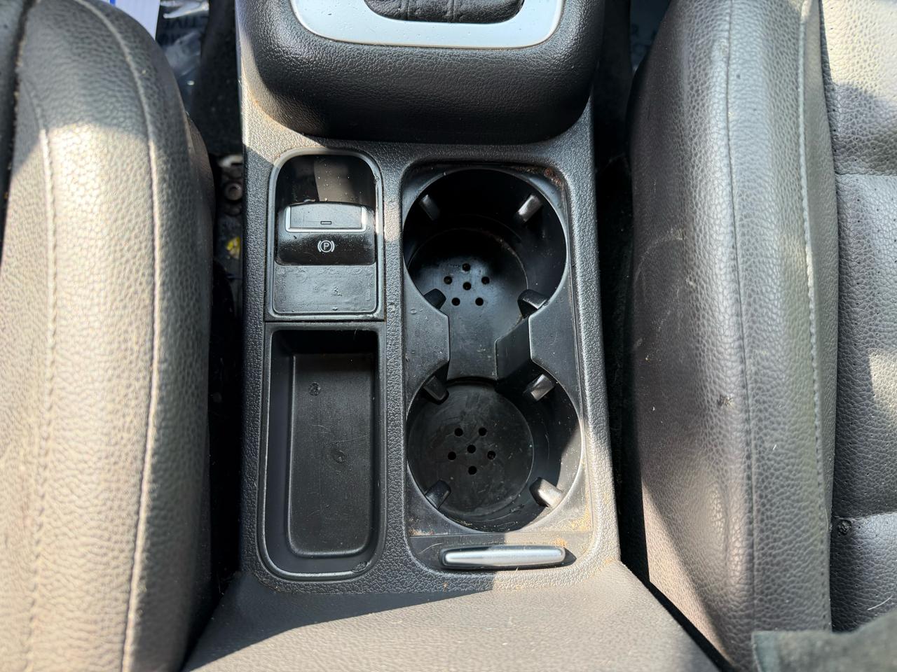 Volkswagen Tiguan S 2014