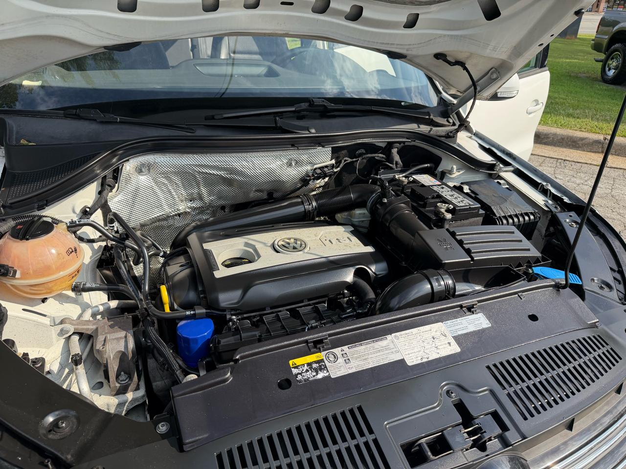 Volkswagen Tiguan S 2014