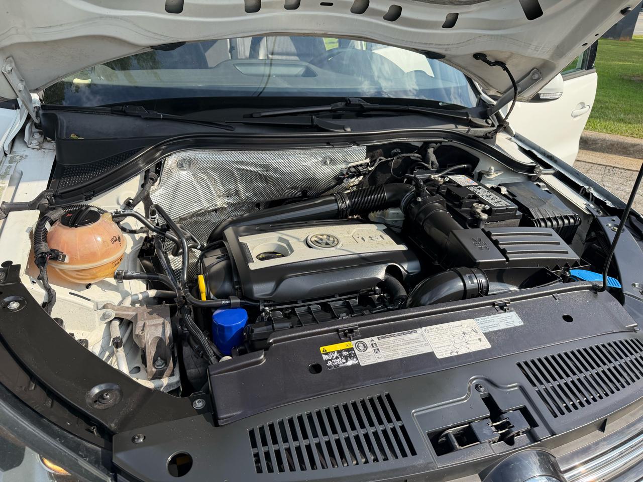 Volkswagen Tiguan S 2014