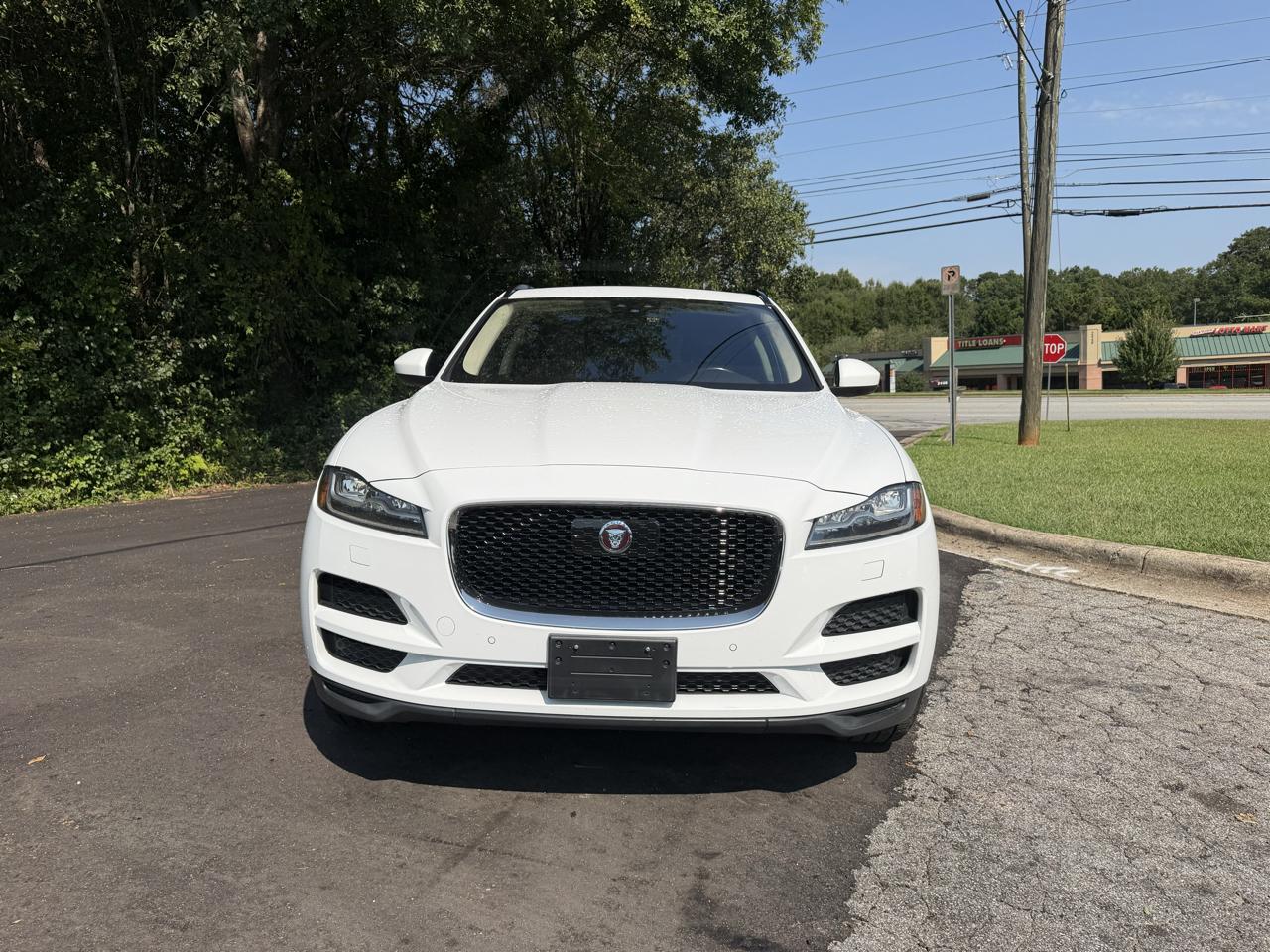 Jaguar F-PACE photo 2