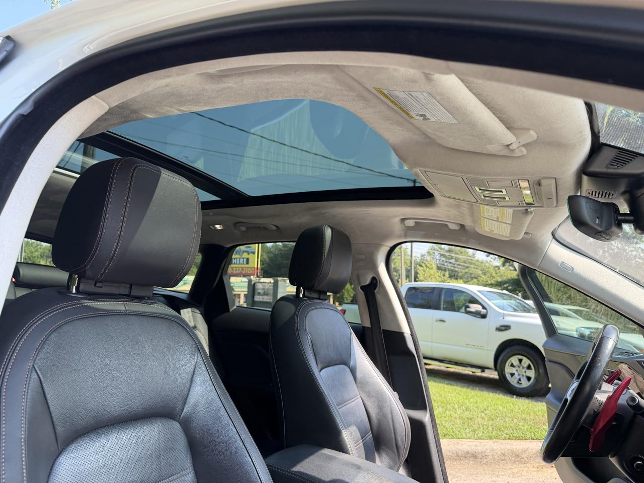 Jaguar F-PACE photo 39