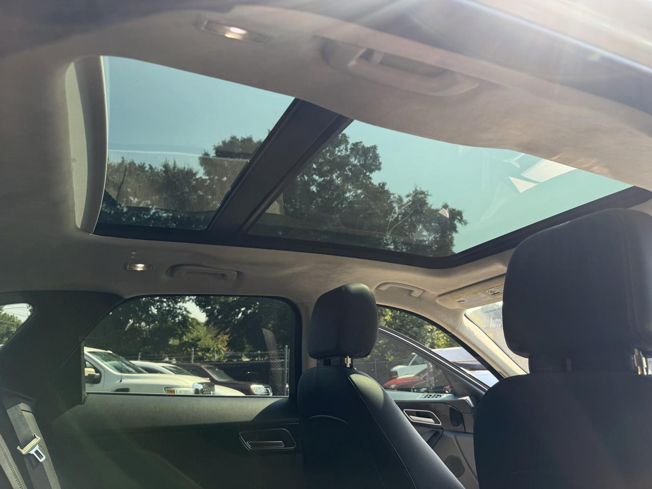 Jaguar F-PACE photo 45