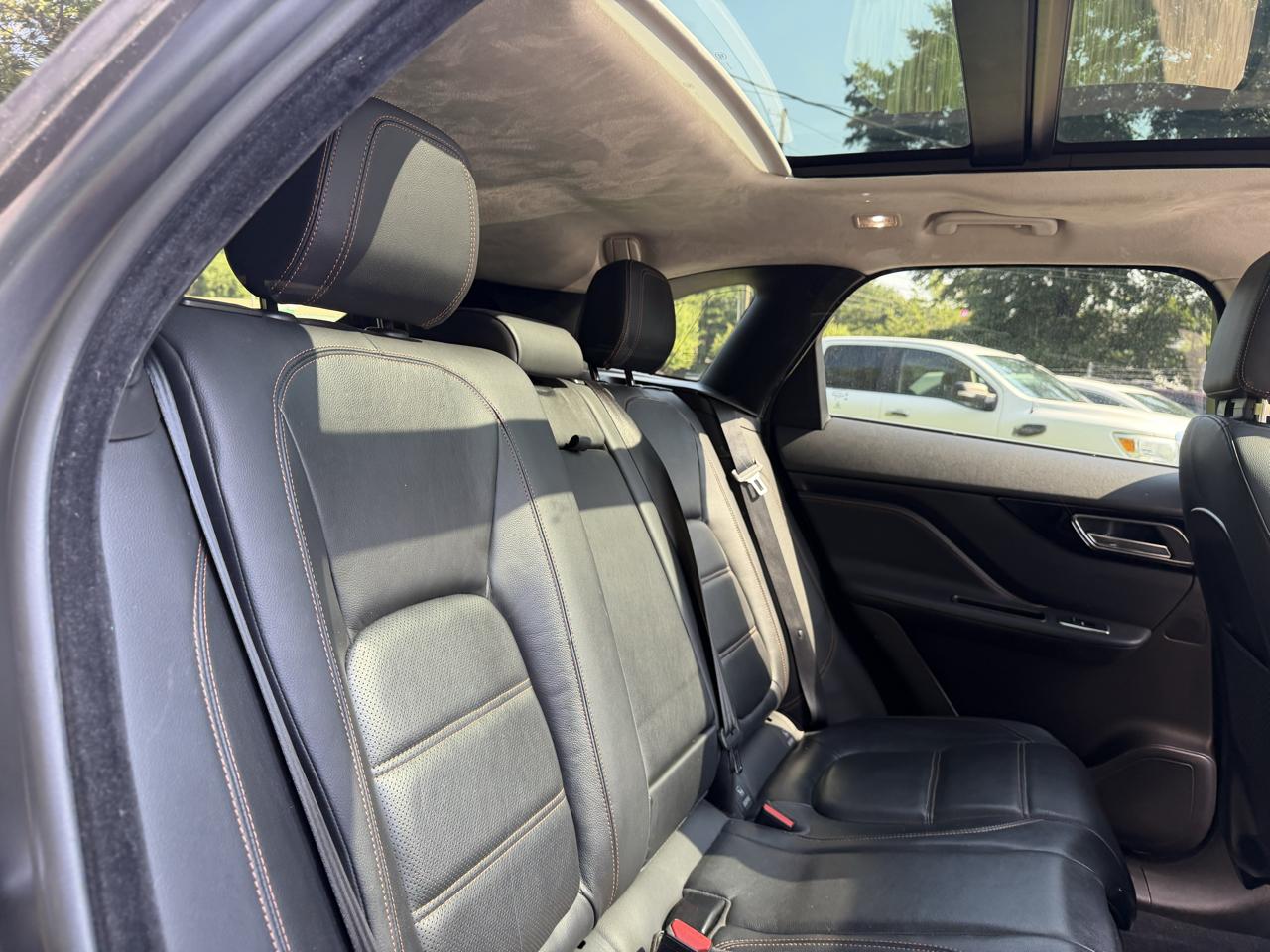 Jaguar F-PACE photo 48