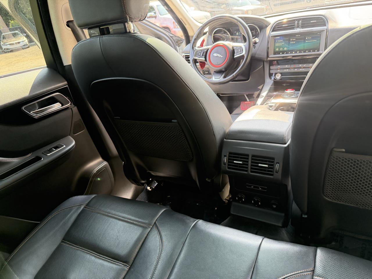 Jaguar F-PACE photo 50