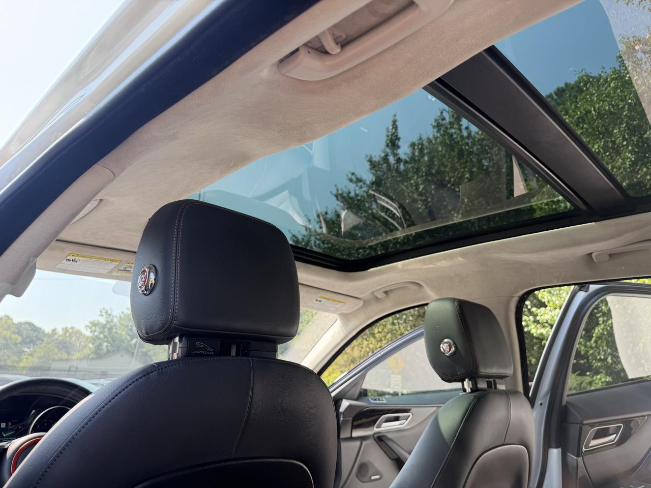 Jaguar F-PACE photo 54