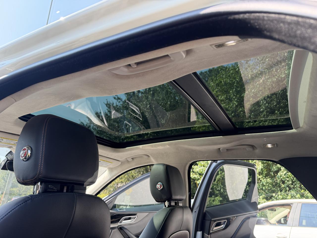 Jaguar F-PACE photo 55