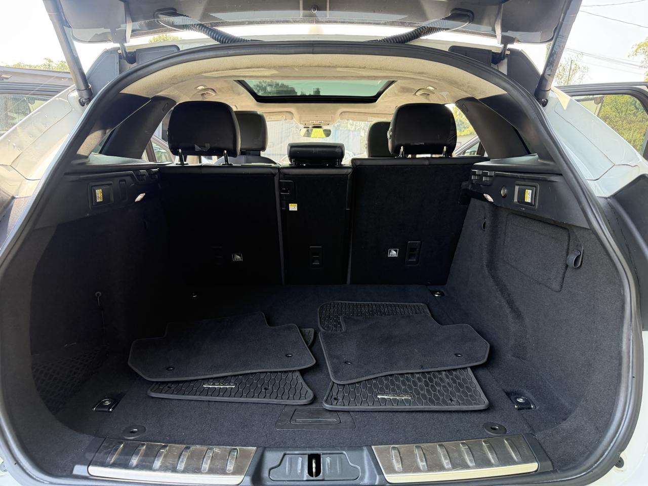 Jaguar F-PACE photo 60