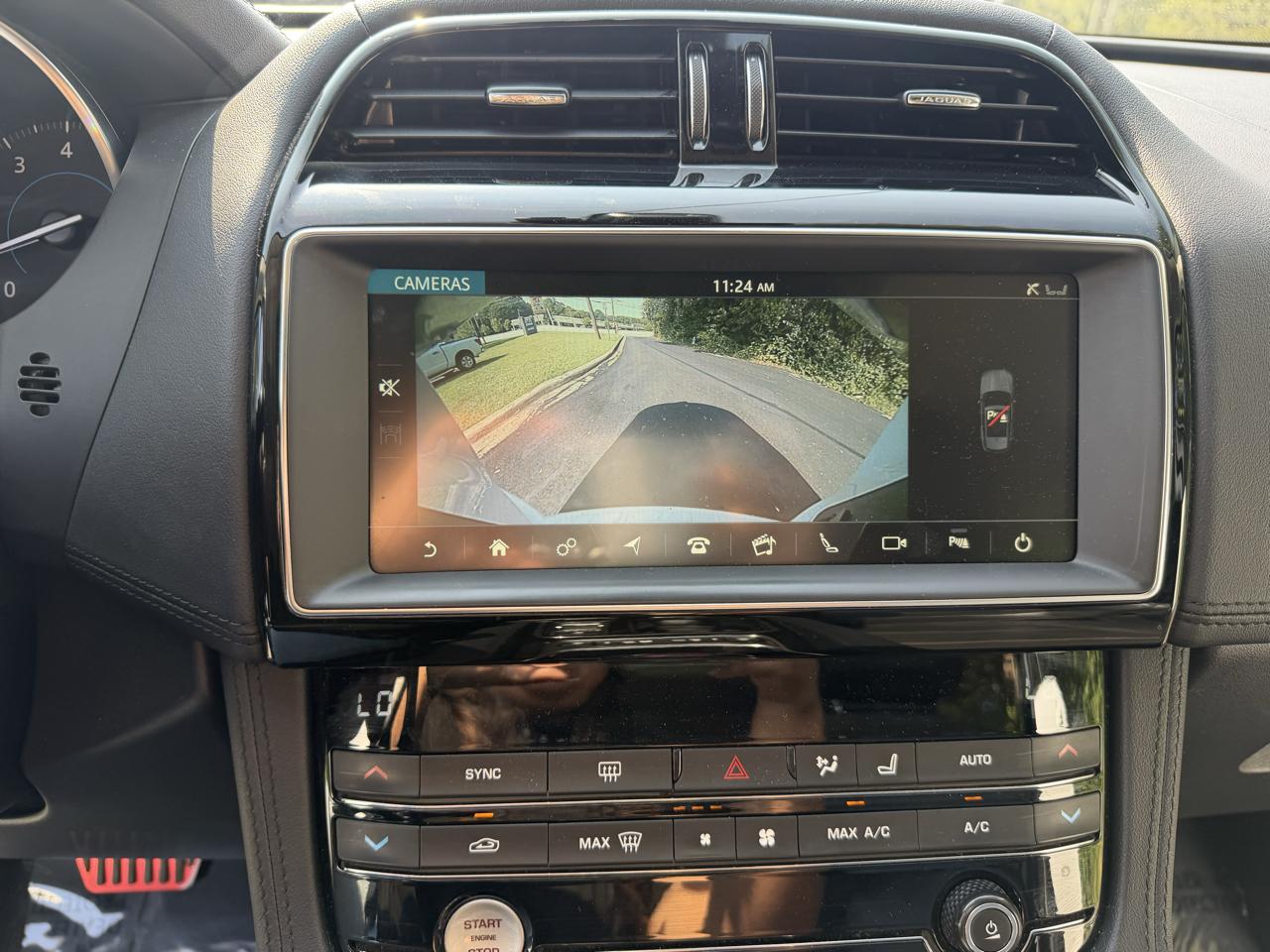 Jaguar F-PACE photo 78