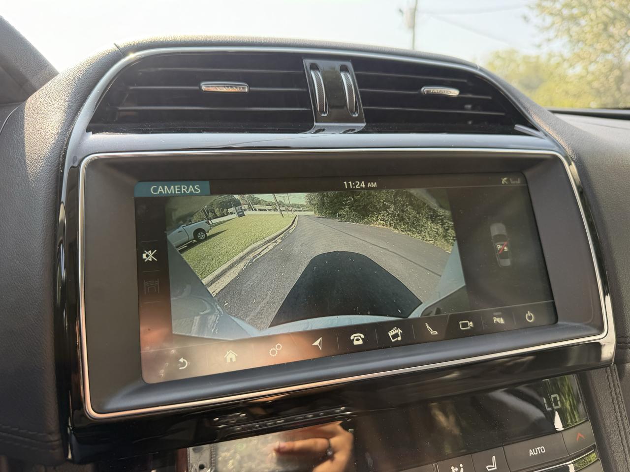 Jaguar F-PACE photo 79