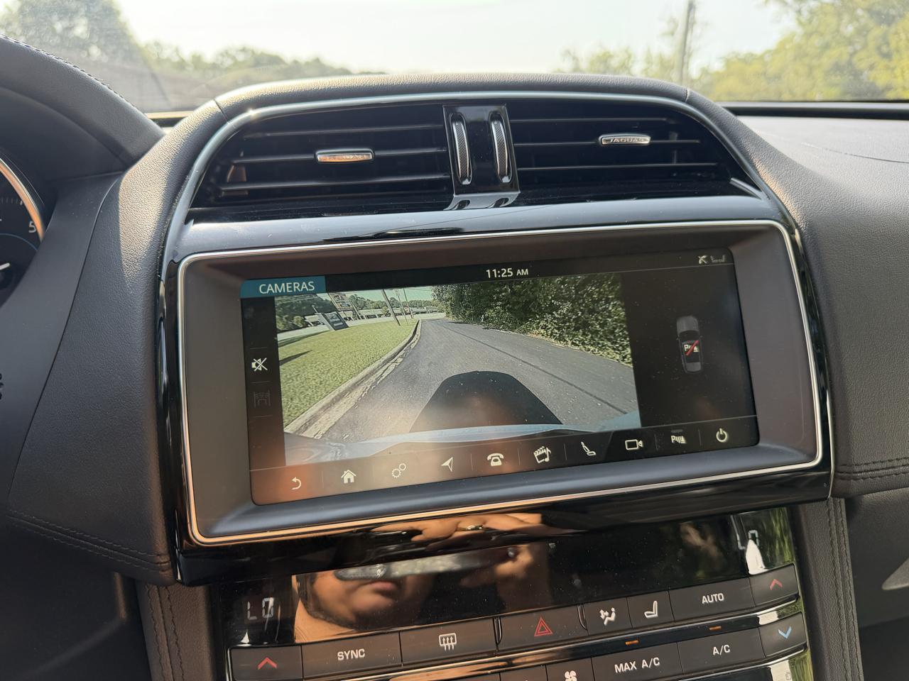 Jaguar F-PACE photo 81
