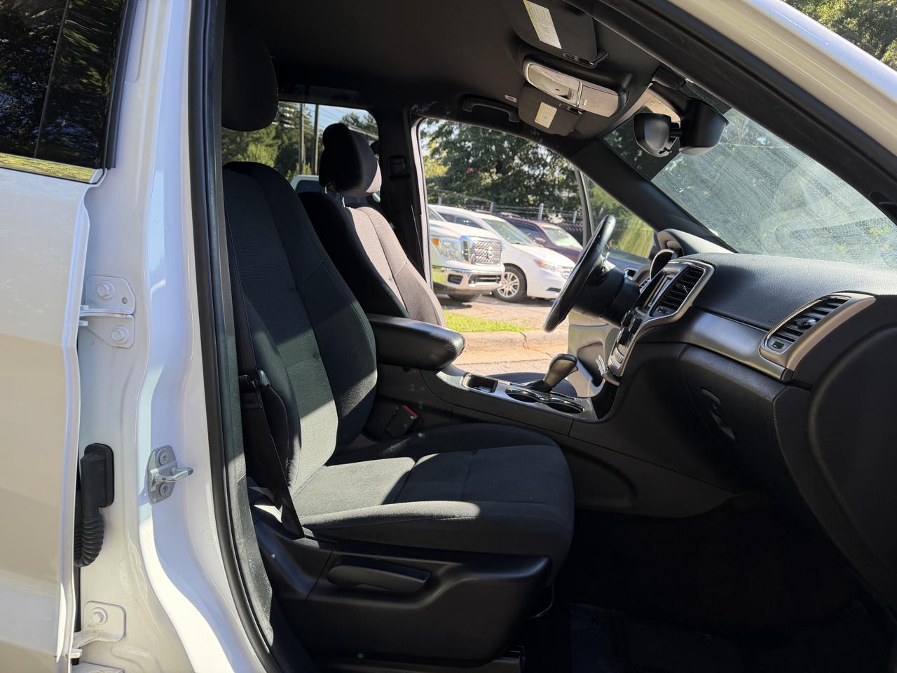 Jeep Grand Cherokee photo 23
