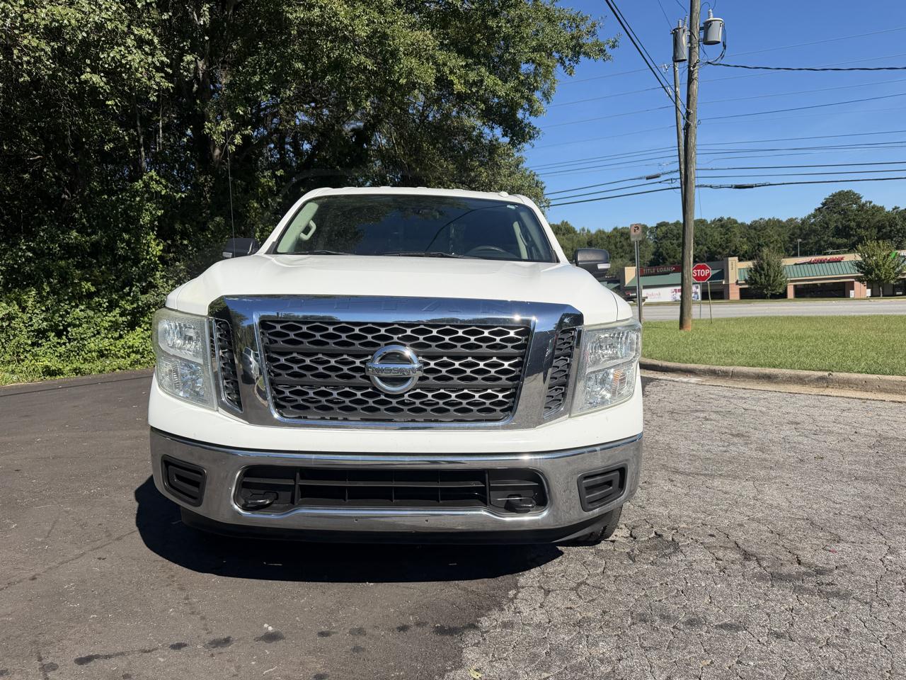 Nissan Titan Platinum Reserve Crew Cab 4WD 2017