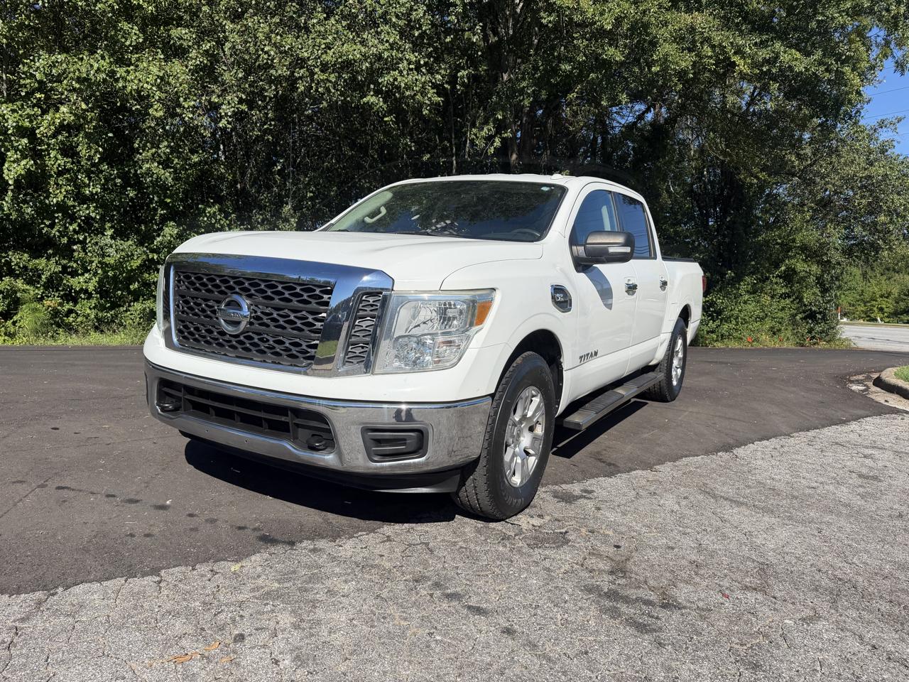 Nissan Titan Platinum Reserve Crew Cab 4WD 2017