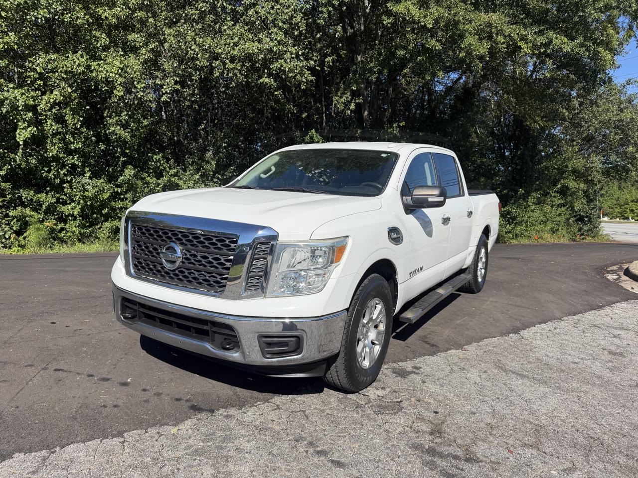 Nissan Titan Platinum Reserve Crew Cab 4WD 2017