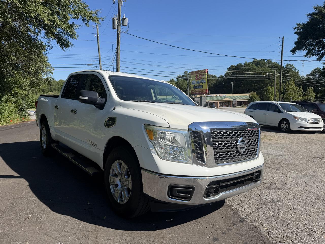 Nissan Titan Platinum Reserve Crew Cab 4WD 2017