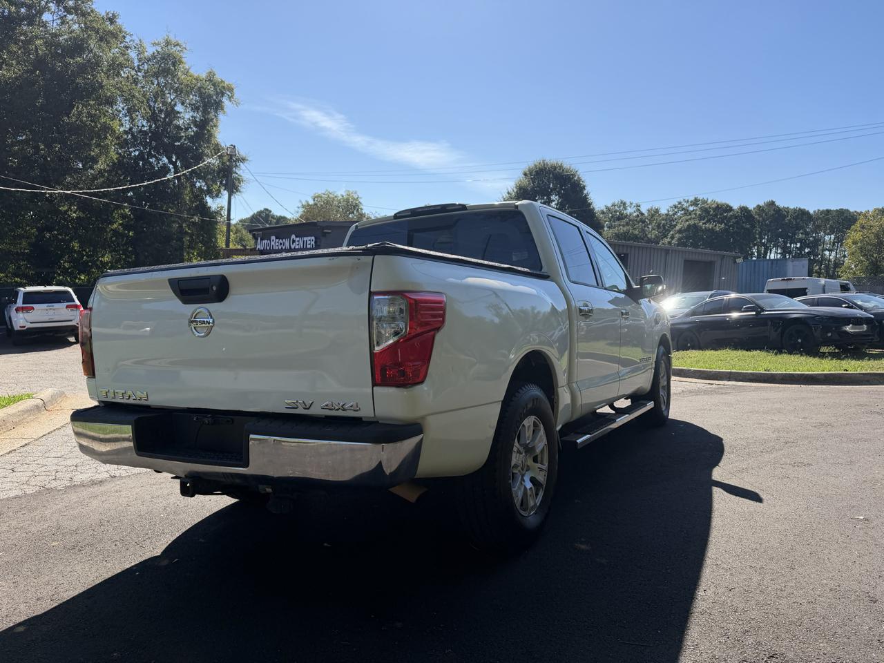 Nissan Titan Platinum Reserve Crew Cab 4WD 2017
