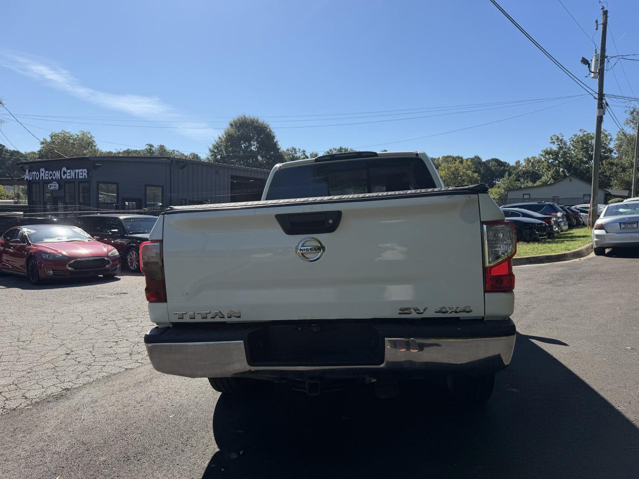 Nissan Titan Platinum Reserve Crew Cab 4WD 2017