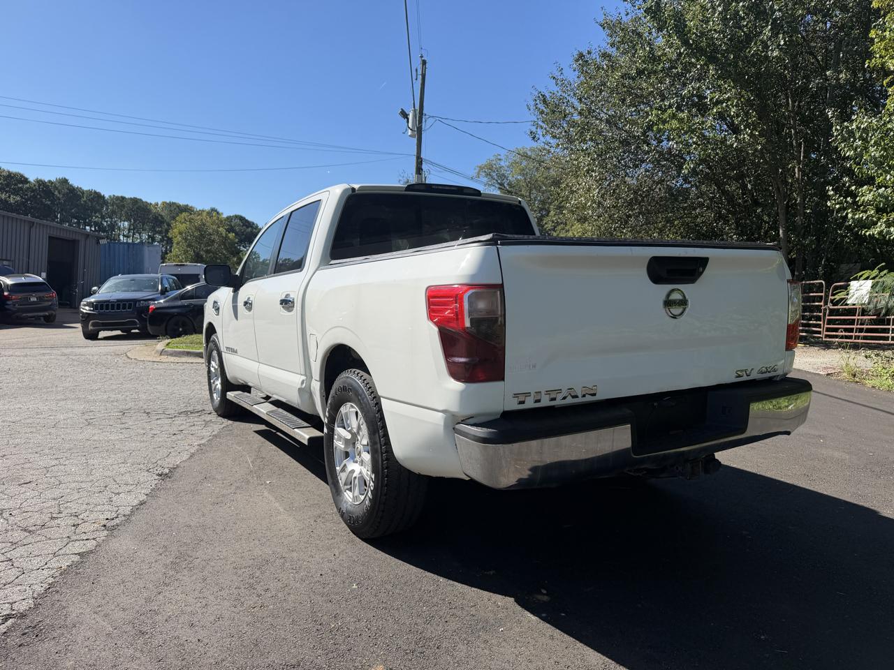 Nissan Titan Platinum Reserve Crew Cab 4WD 2017
