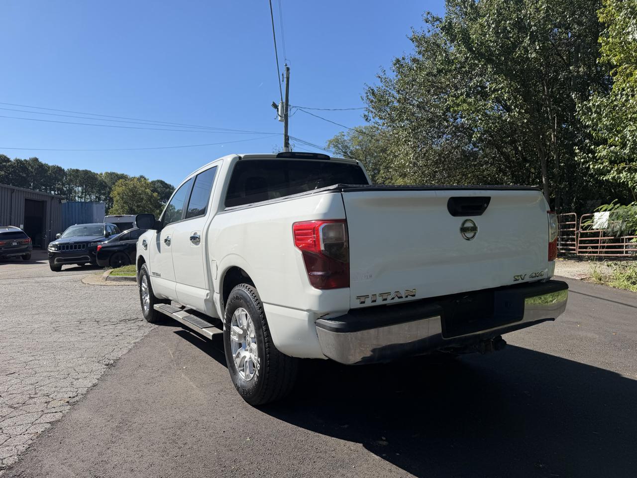 Nissan Titan Platinum Reserve Crew Cab 4WD 2017