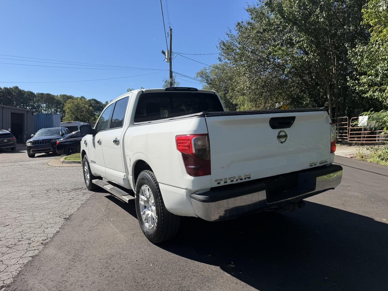Nissan Titan Platinum Reserve Crew Cab 4WD 2017