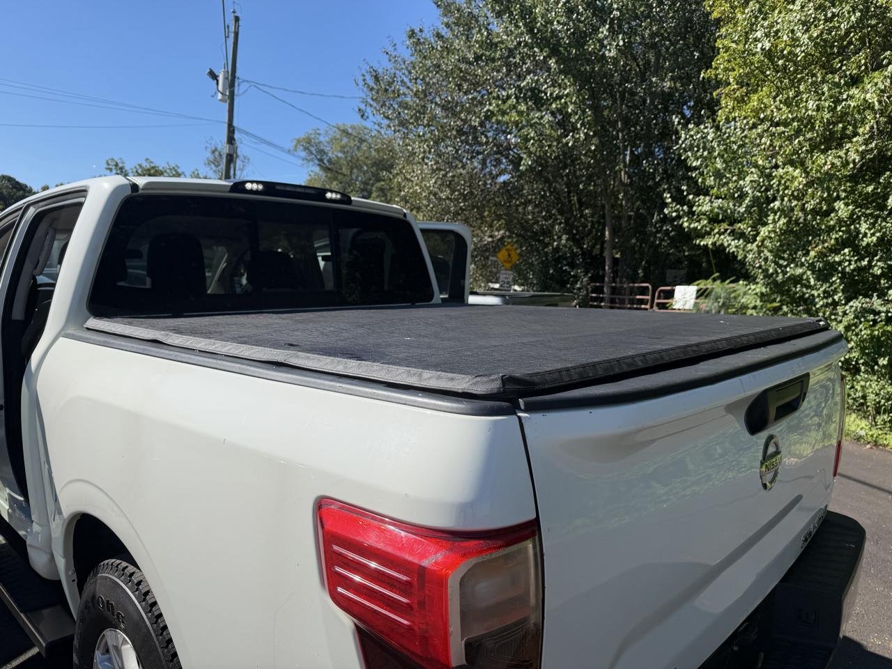 Nissan Titan Platinum Reserve Crew Cab 4WD 2017