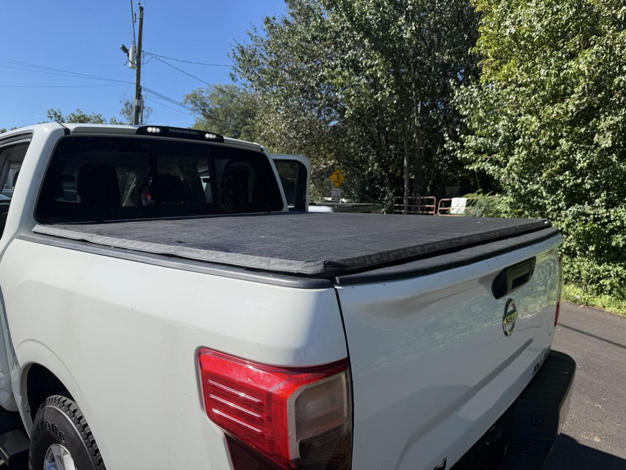 Nissan Titan Platinum Reserve Crew Cab 4WD 2017
