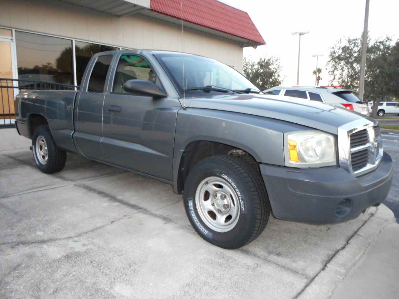 2006 Dodge Dakota ST Club Cab 2WD