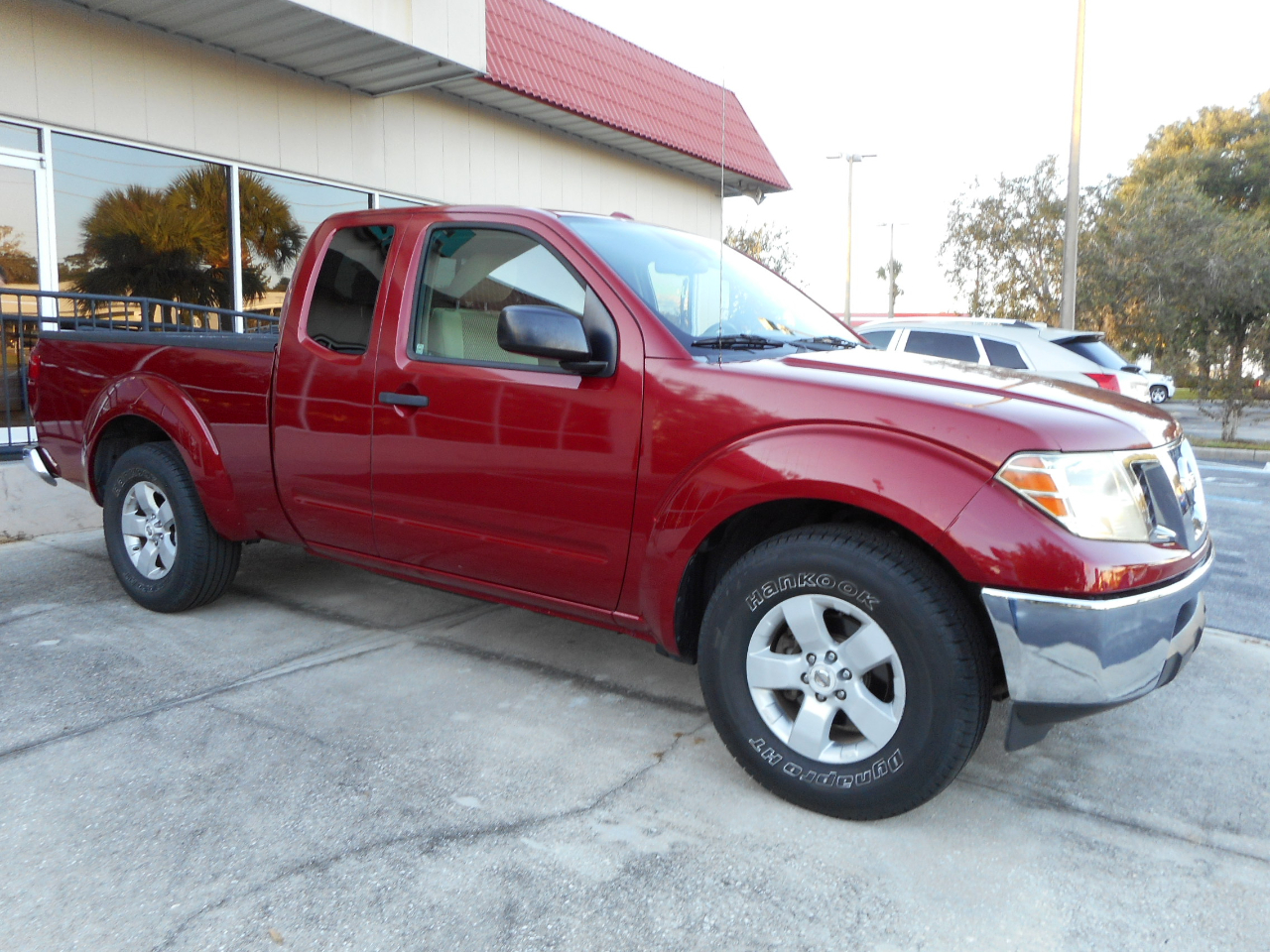 2011 Nissan Frontier King Cab photo 2