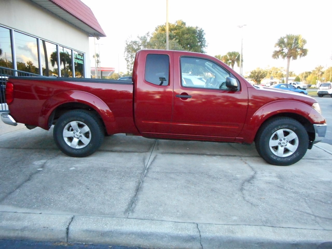 2011 Nissan Frontier King Cab photo 3