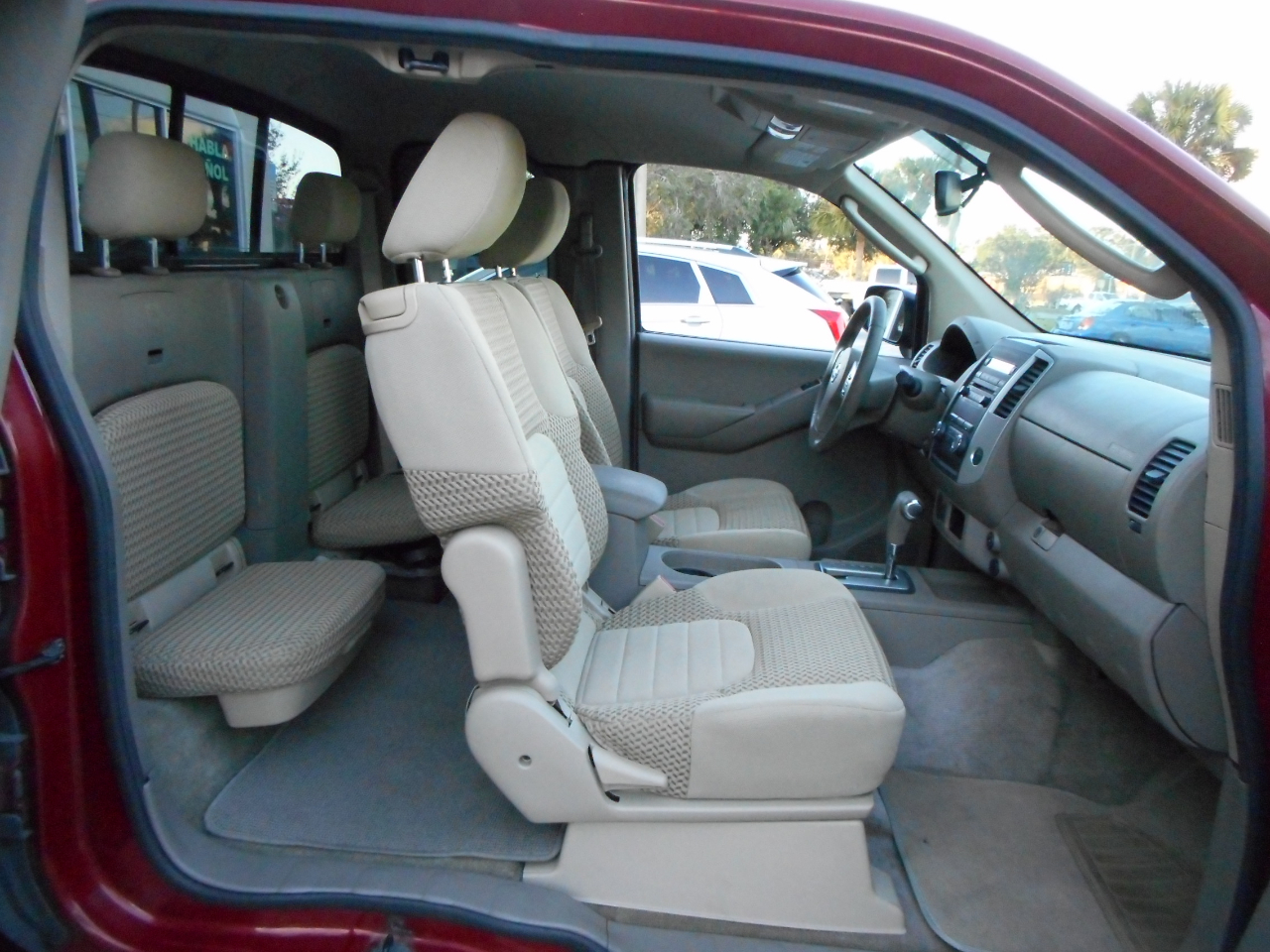 Nissan Frontier King Cab 2WD 2011