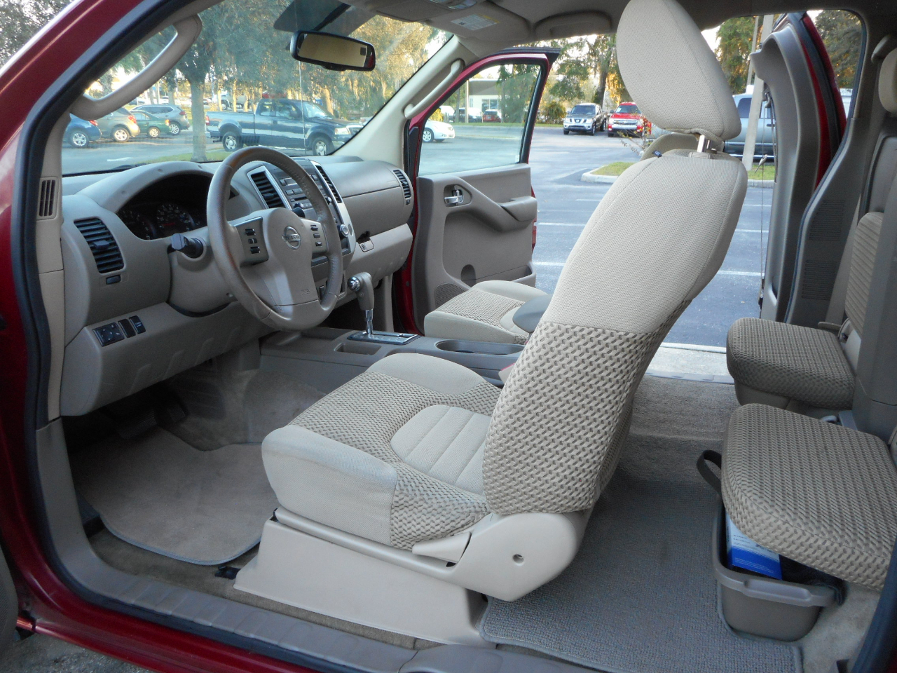 Nissan Frontier King Cab 2WD 2011