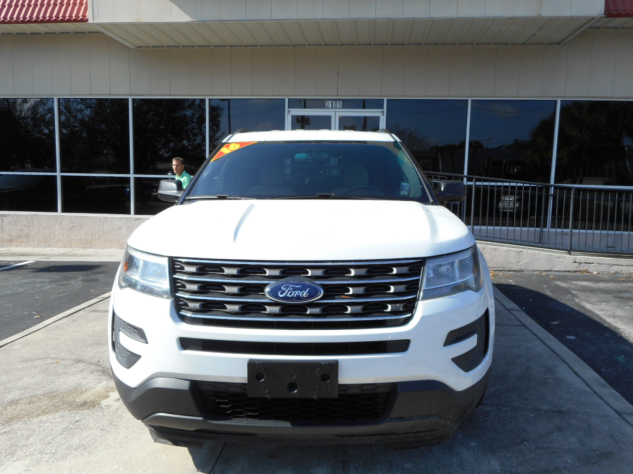 Ford Explorer Base FWD 2016