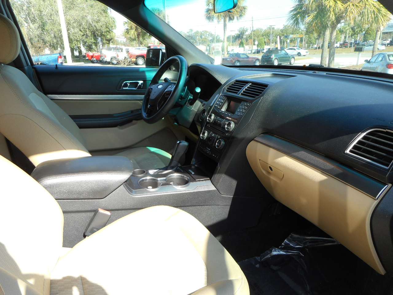 Ford Explorer Base FWD 2016